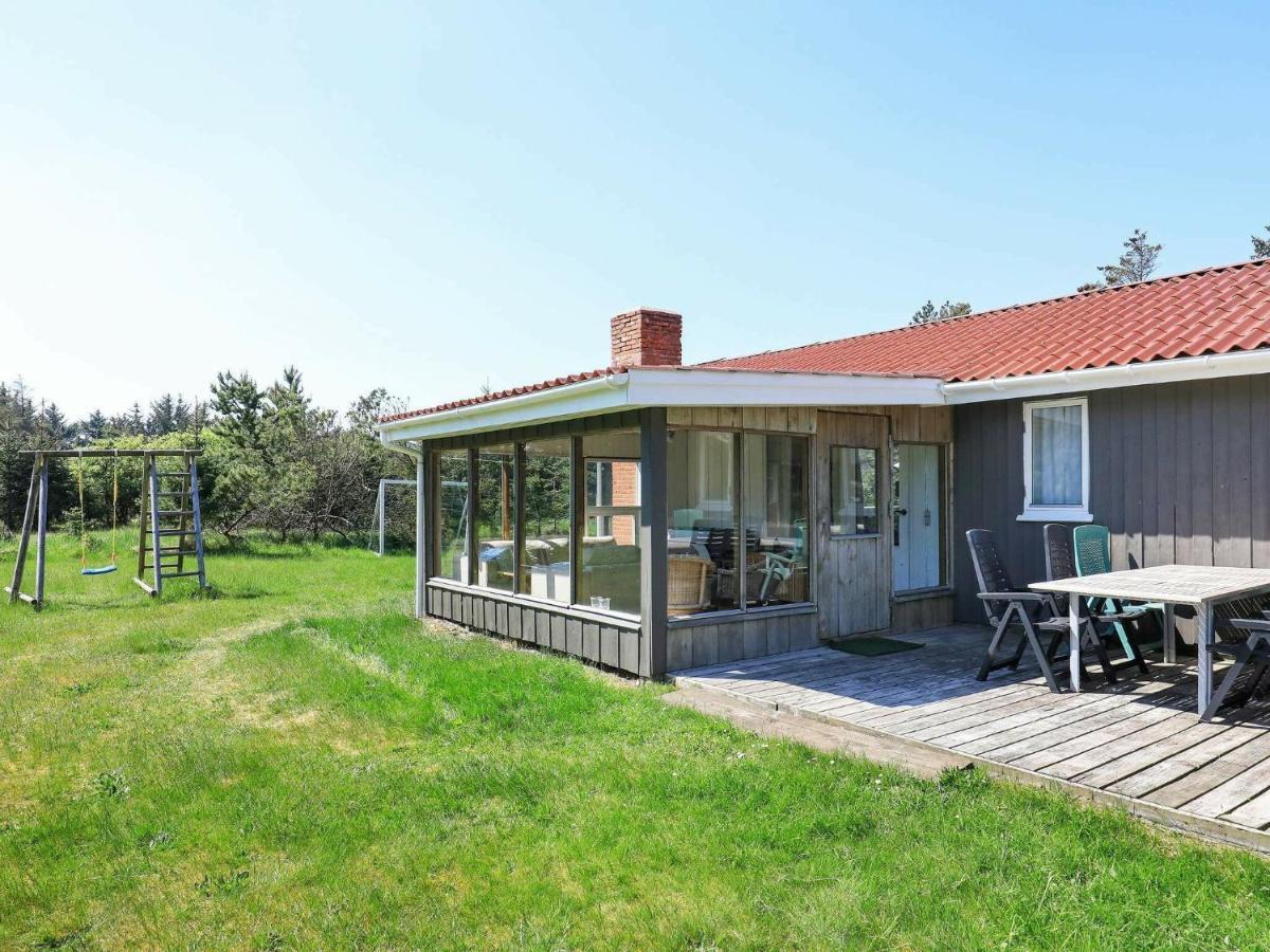 Holiday Home Lokken X Экстерьер фото